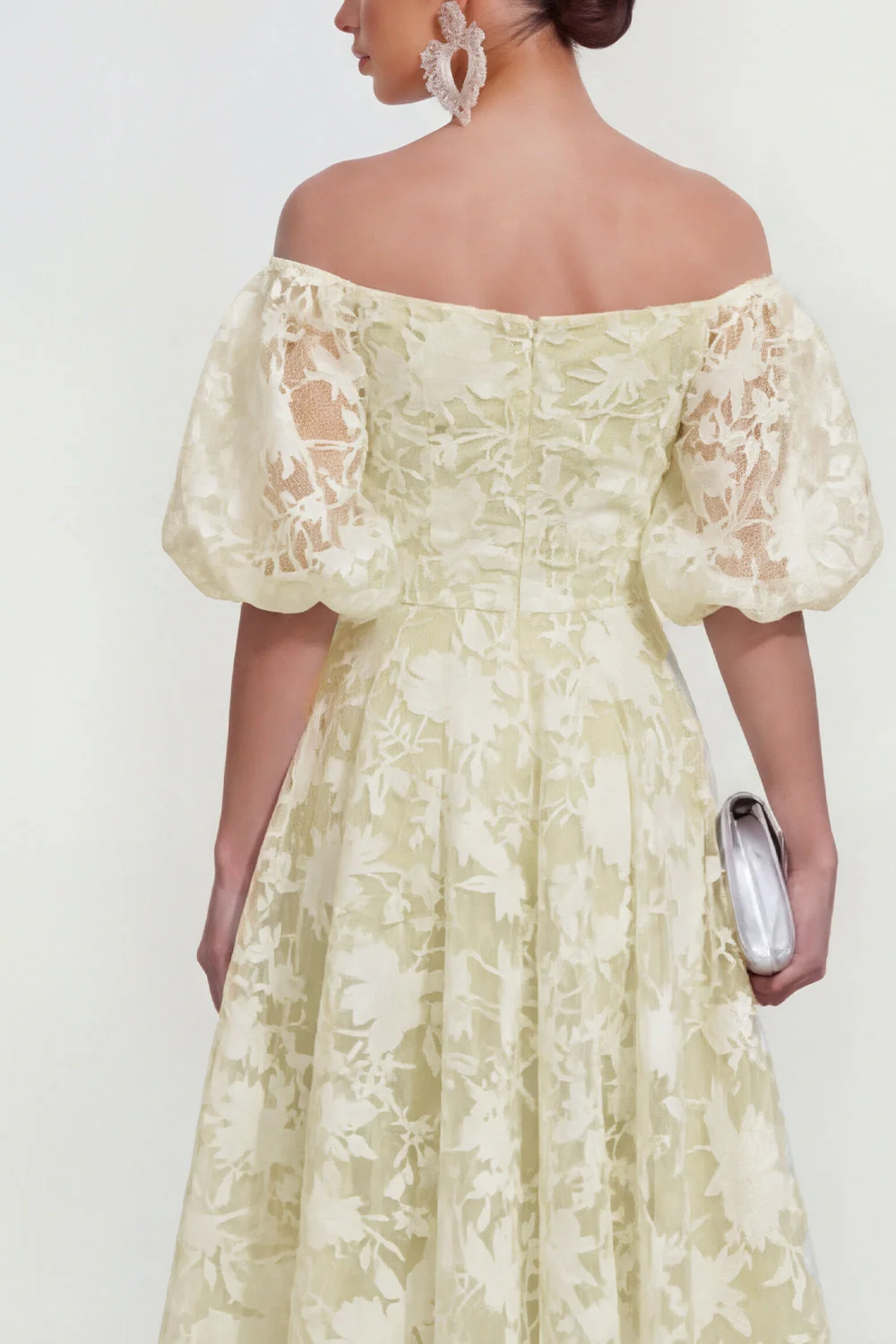 Robe midi rose midi à épaules dénudées, manches bouffantes - Image 16