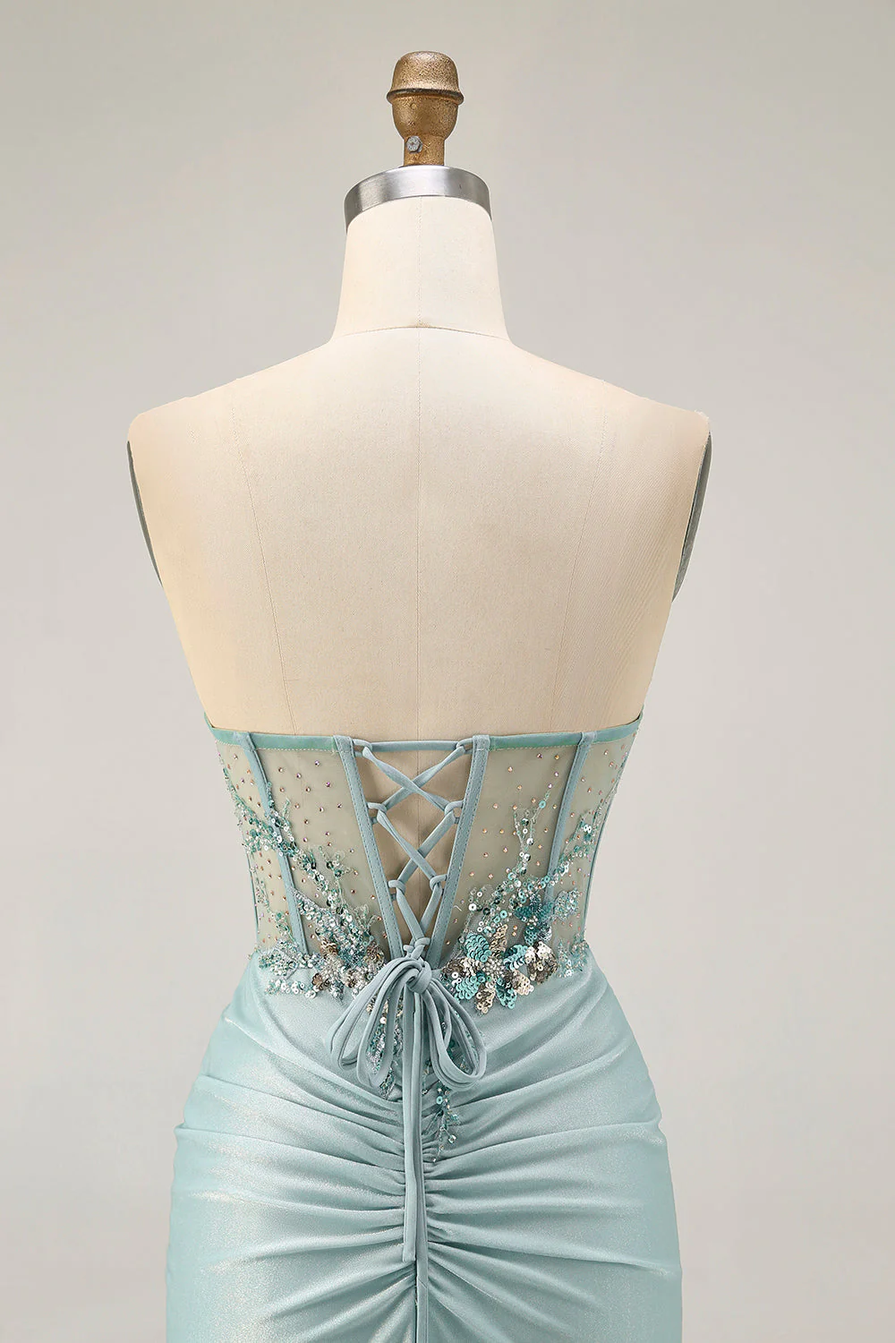 Robe de cocktail moulante sans bretelles à sequins gris vert - Image 9