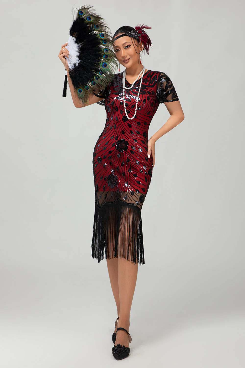 Robe noire à paillettes dorées des années 1920 avec franges - Image 16