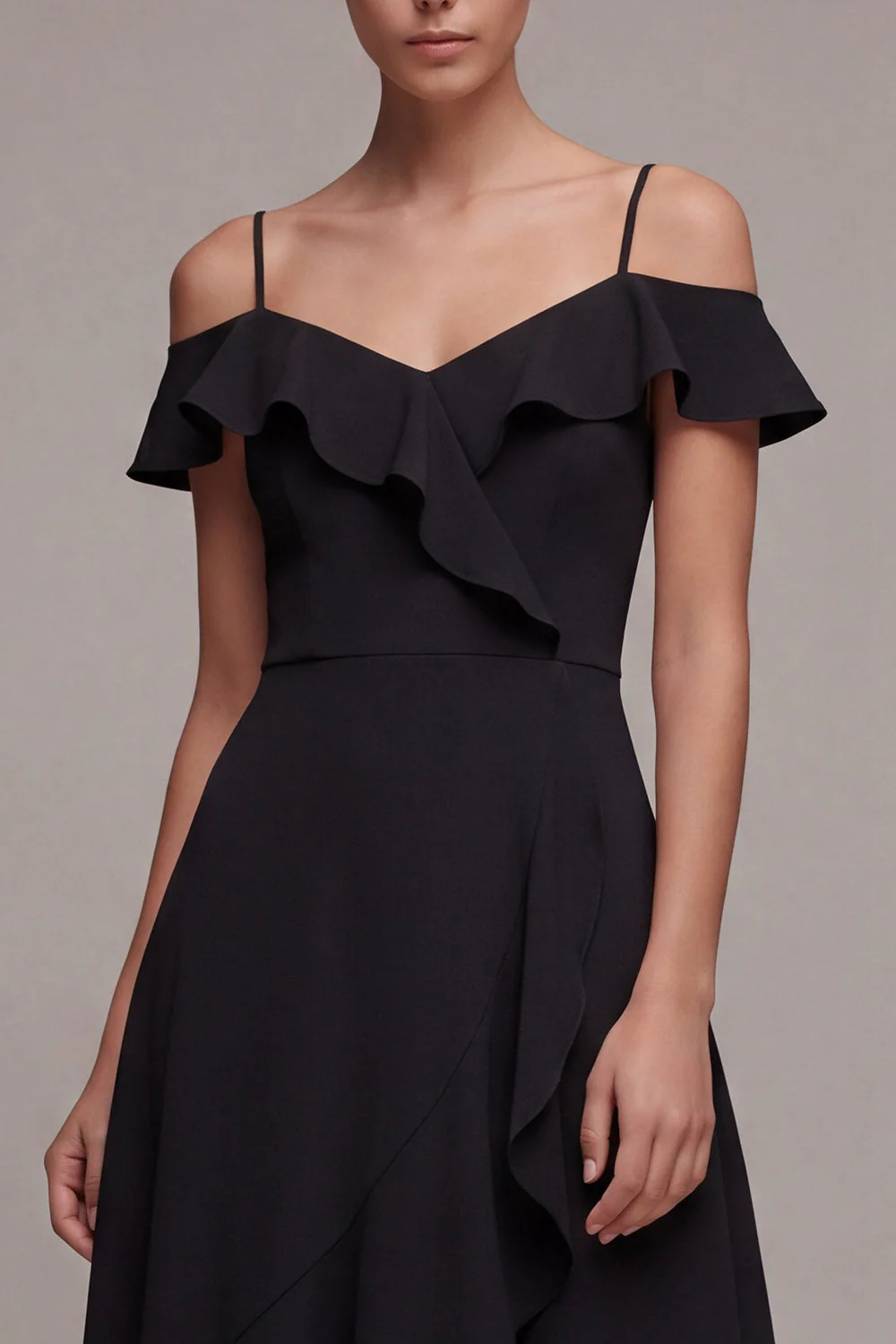 Robe noire Cold Shoulder A Line High Low Little Black avec volants - Image 3