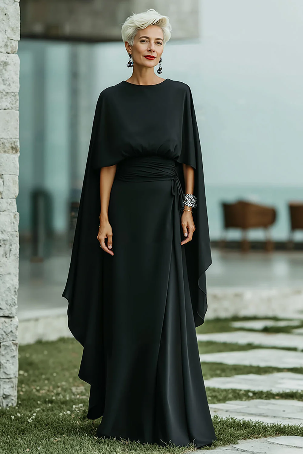 Robe noire longue de la mère de la mariée à col rond