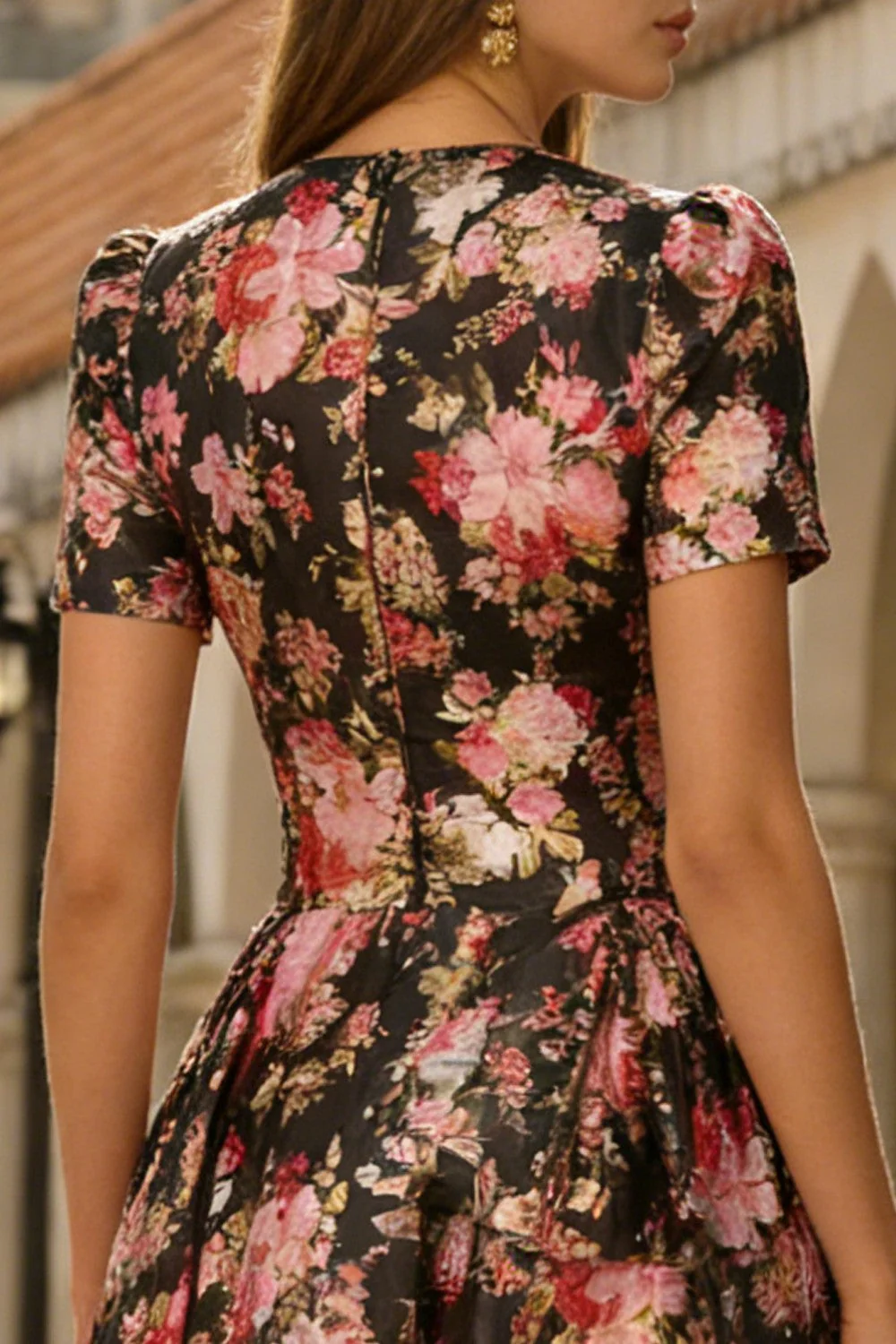 Robe noire rose à manches courtes midi en satin midi avec poches - Image 4