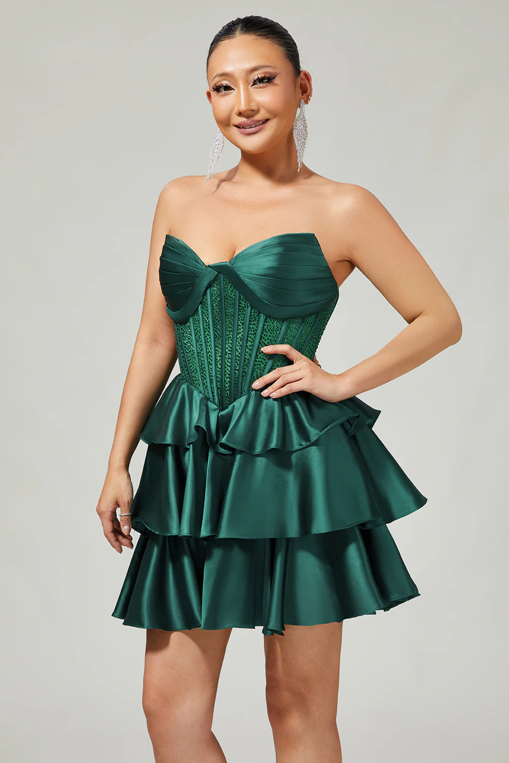 Robe de cocktail trapèze sans bretelles perlée vert foncé - Image 9