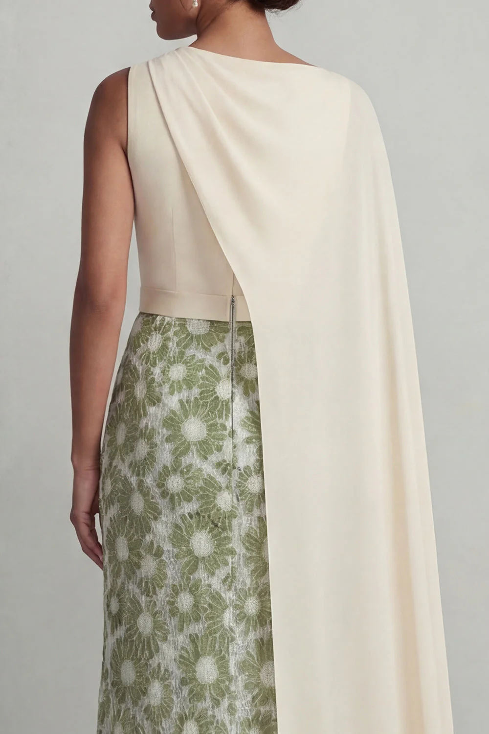 Robe verte à col rond à fourreau fleur longue de mère de la mariée avec cape latérale - Image 5