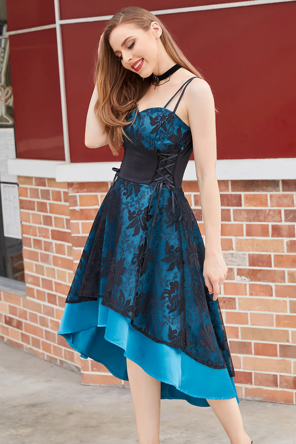 Robe vintage en dentelle haute-basse - Image 4