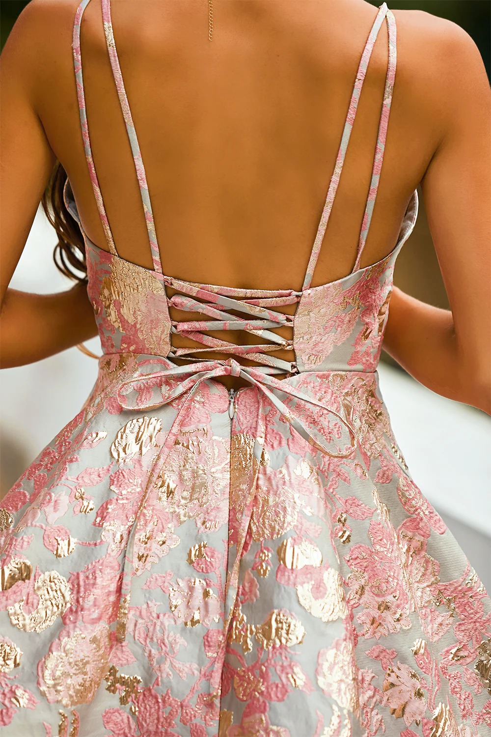 Robe de soirée courte rose à bretelles - Image 7