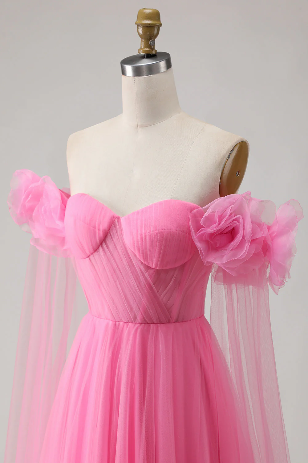Rose vif Une ligne décollée sur les épaules Longue robe de bal en tulle plissé avec serpentin - Image 6