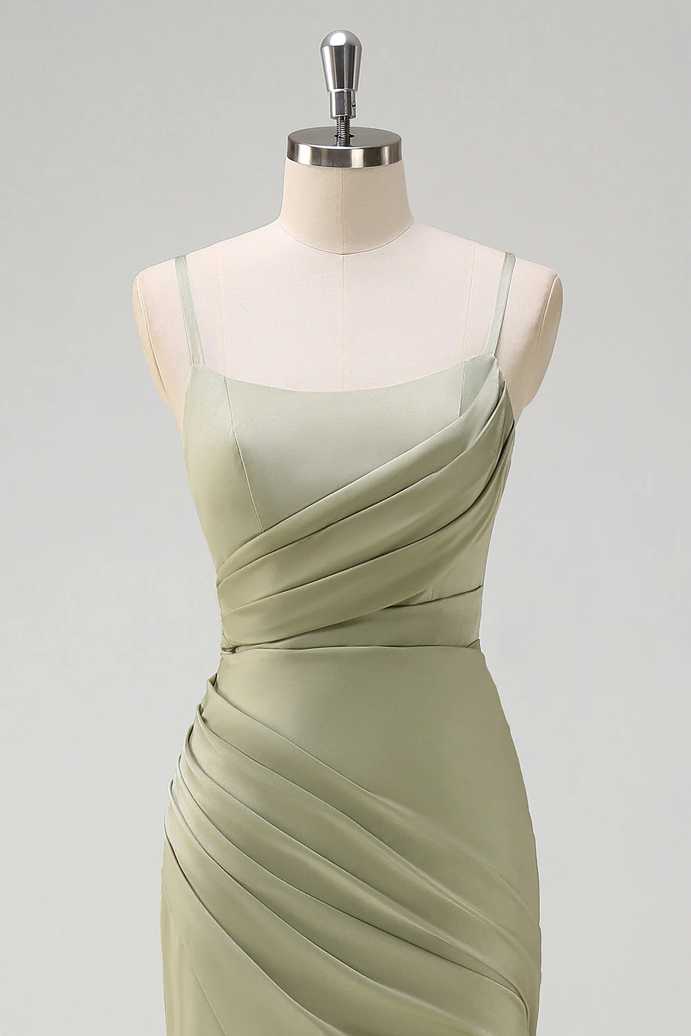 Robe de demoiselle d'honneur en satin froncé vert sauge sirène à bretelles fines avec fente - Image 4