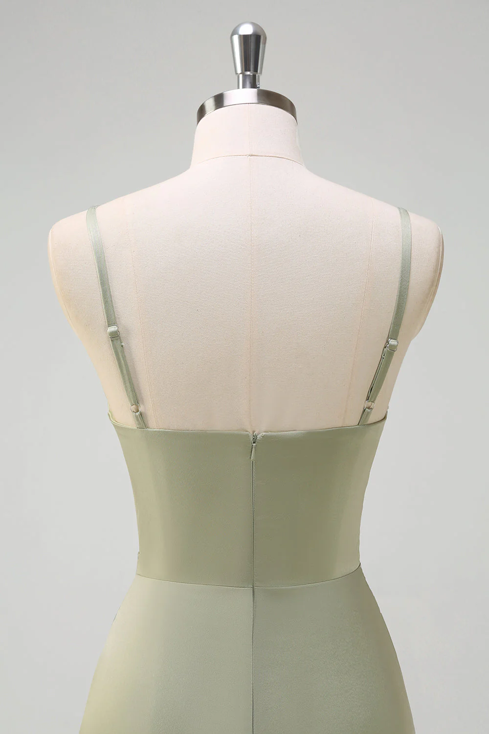 Robe de demoiselle d'honneur en satin froncé vert sauge sirène à bretelles fines avec fente - Image 5
