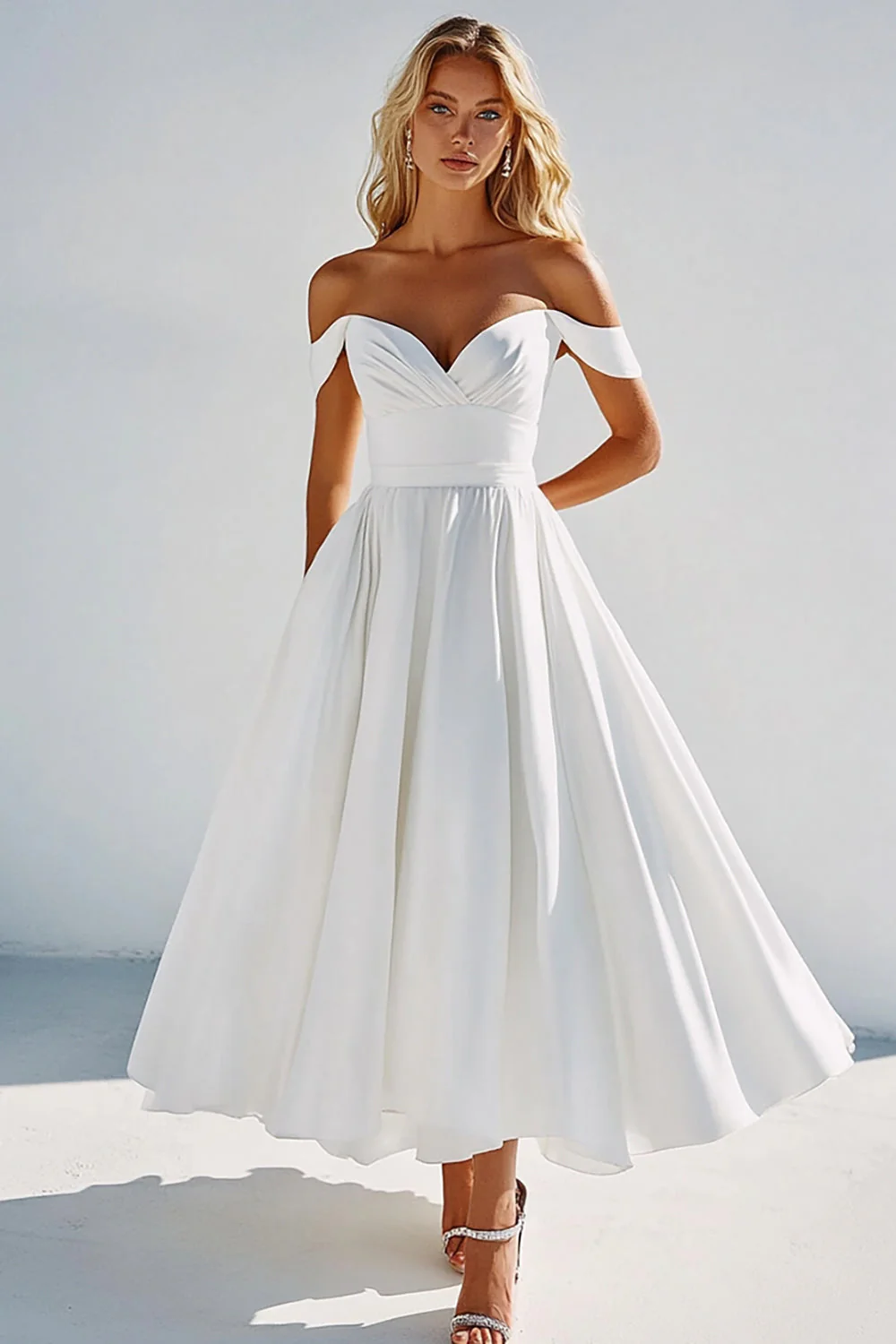 Satin blanc à épaules dénudées Robe courte de graduation
