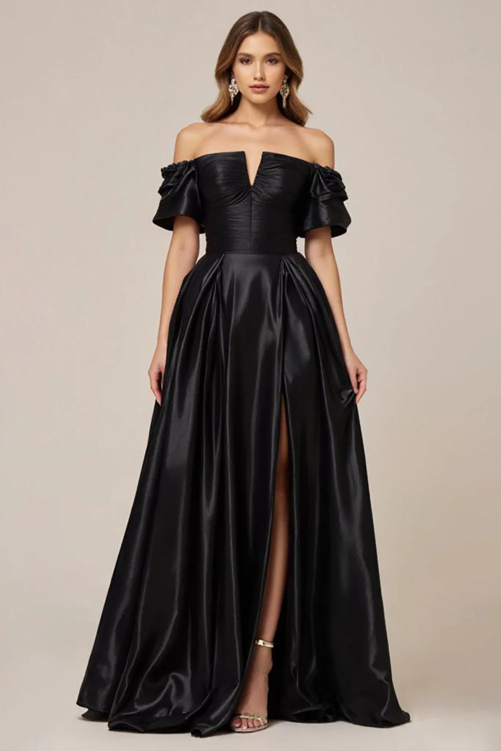 Satin noir à épaules dénudées Robe de bal trapèze avec fente