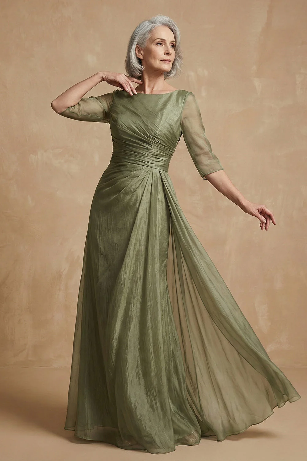 Sauge poussiéreuse à l’encolure bateau longue robe de mère de la mariée