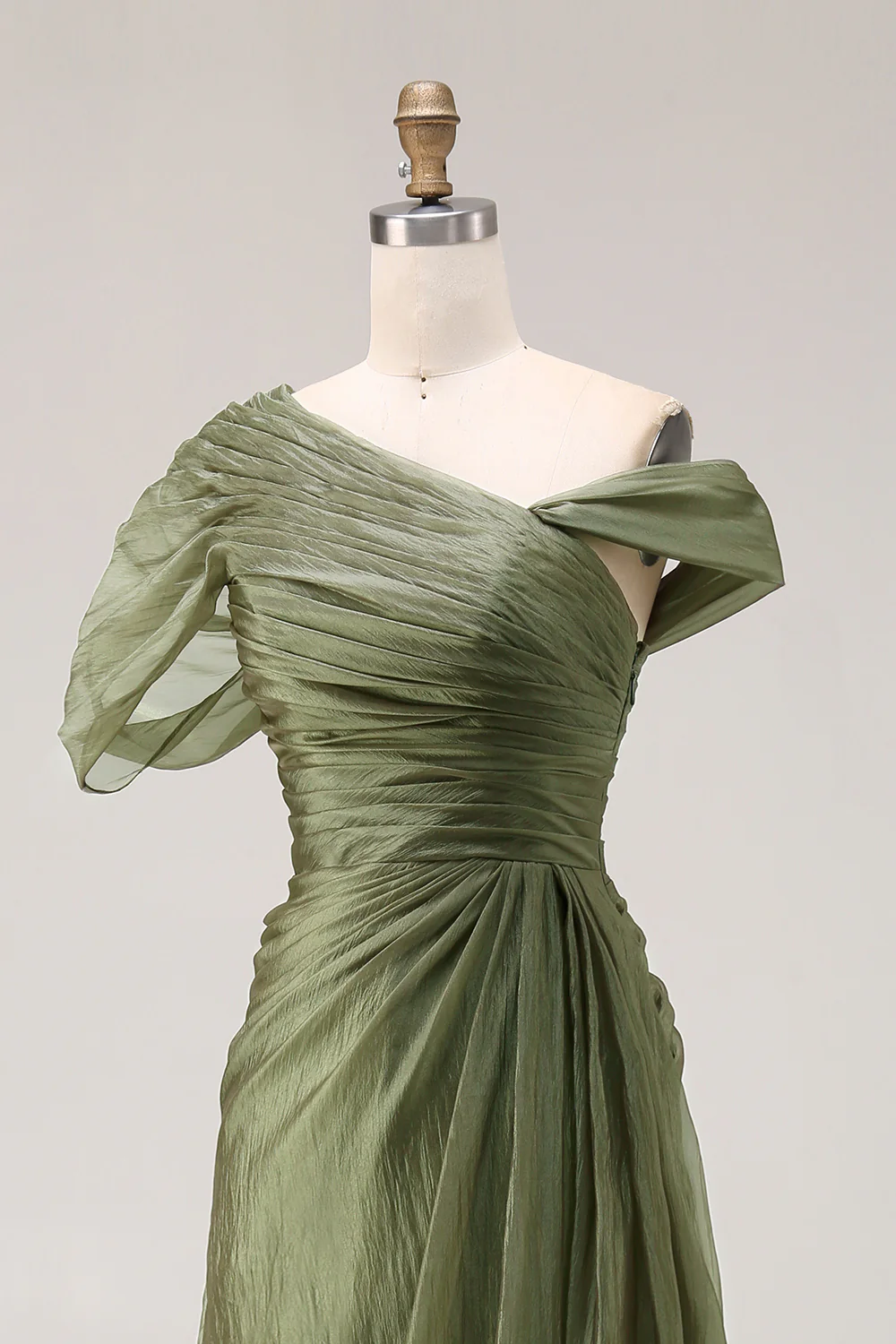 Robe formelle longue grande taille en organza sage poussiéreux à épaule unique plissée - Image 12