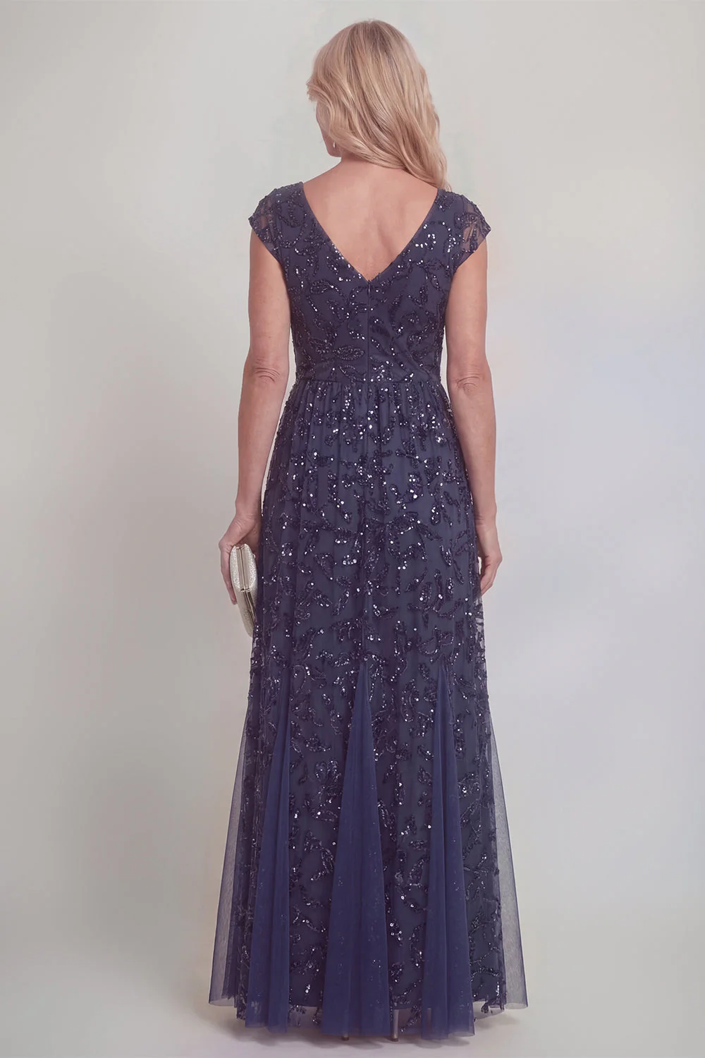 Sequins floraux en dentelle marine Une robe longue de la mère de la mariée à col en V avec manches - Image 2