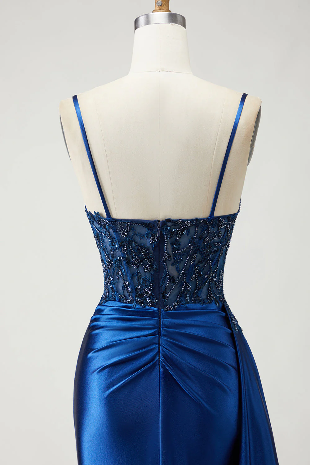 Serpentin de sirène bleu marine robe longue de bal perlée et froncée avec fente - Image 5