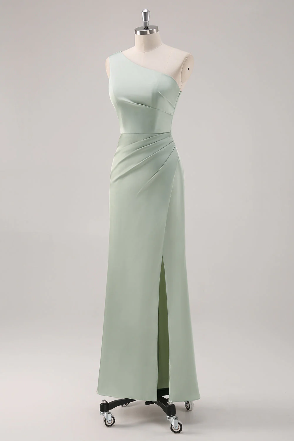 Simple satin vert sauge robe de demoiselle d’honneur à une épaule avec fente - Image 3