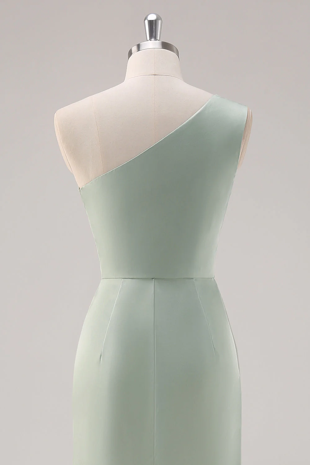Simple satin vert sauge robe de demoiselle d’honneur à une épaule avec fente - Image 5