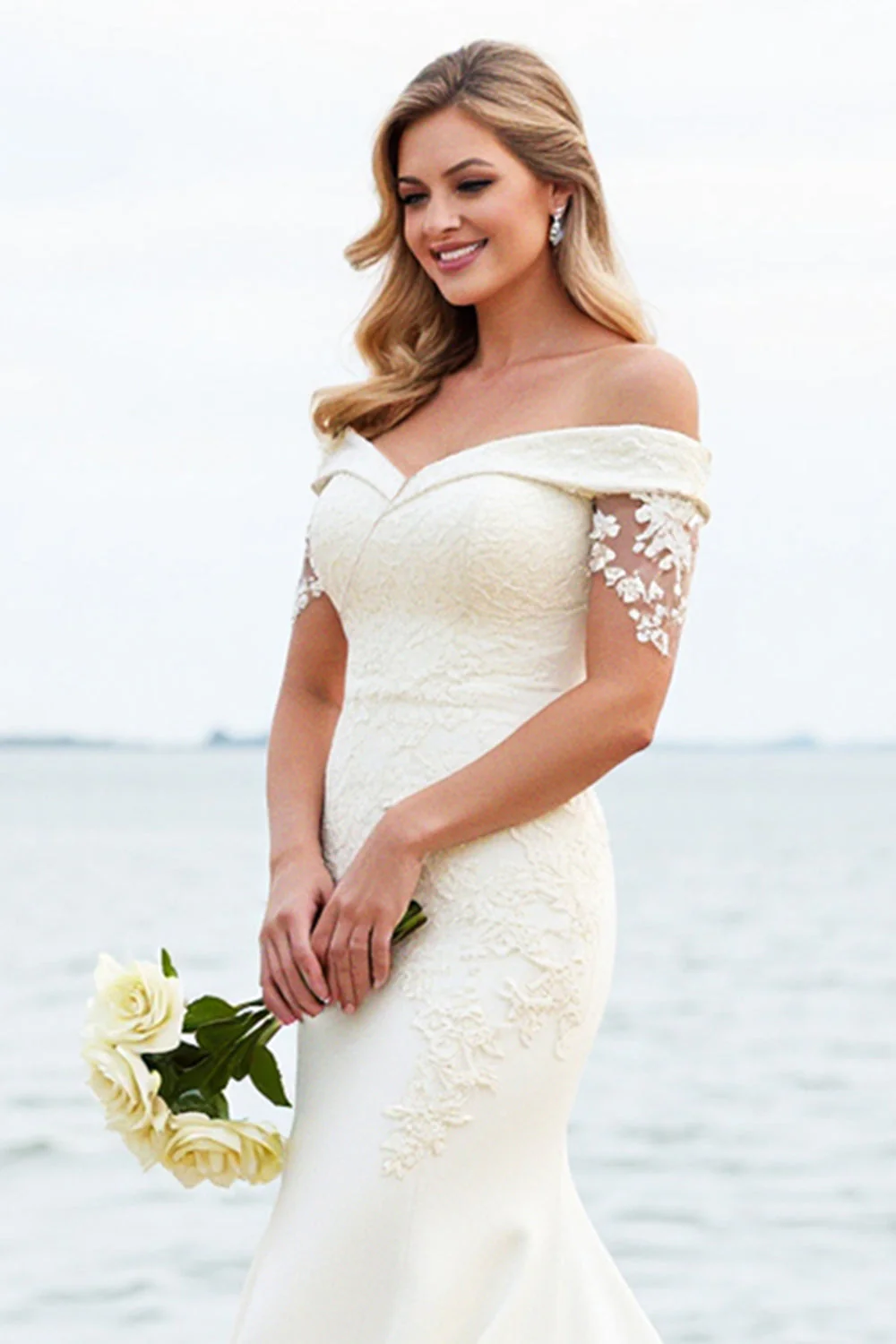 Sirène blanche Épaule Dénudée Robe de mariée longue en satin avec dentelle - Image 6