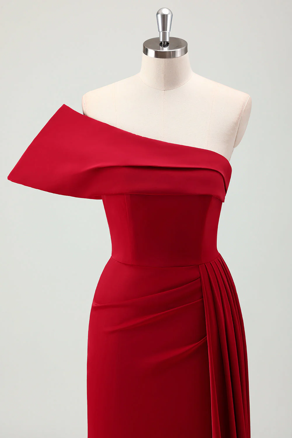 Robe de demoiselle d'honneur longue en satin plissé à une épaule et à une épaule avec fente - Image 4