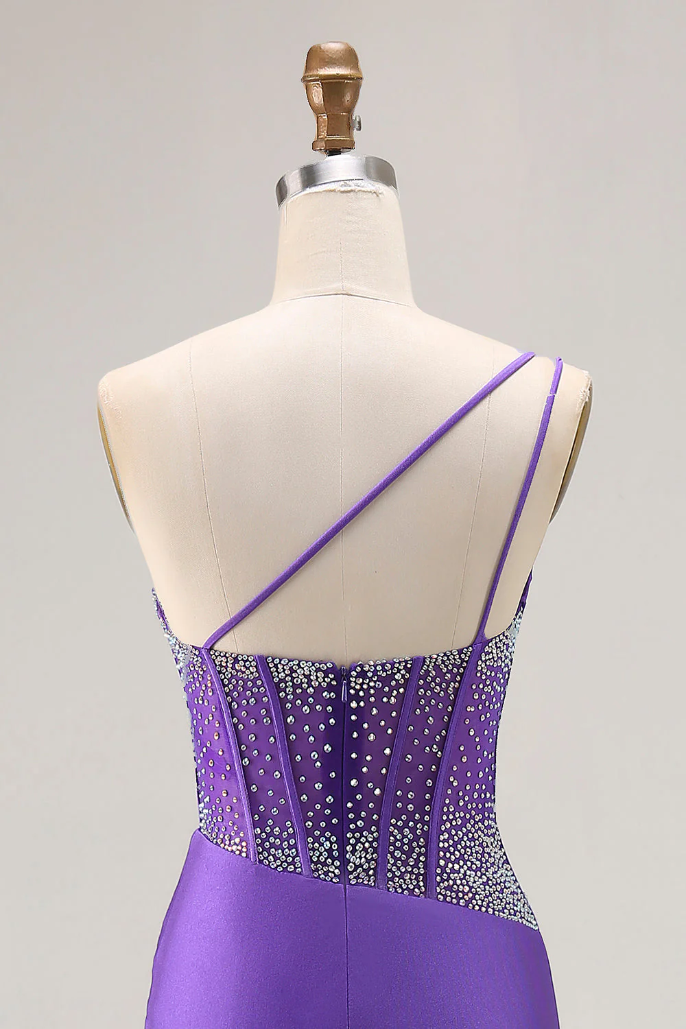 Robe de soirée longue sirène violet foncé à une épaule avec corset orné de perles - Image 5