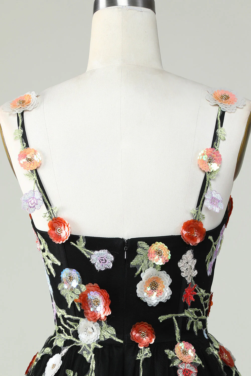 Bretelles spaghetti Robe de cocktail noire à fleurs et sequins - Image 5
