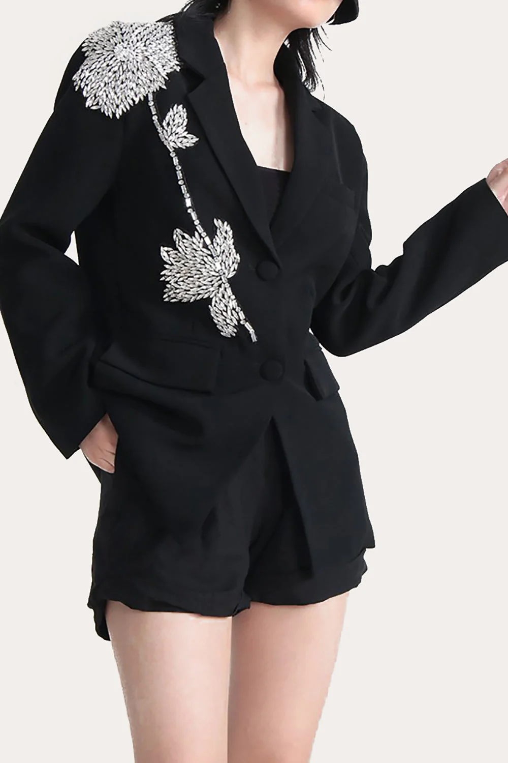 Blazer de Soirée de fin d'année pour femme avec revers cranté et perles noires scintillantes - Image 5