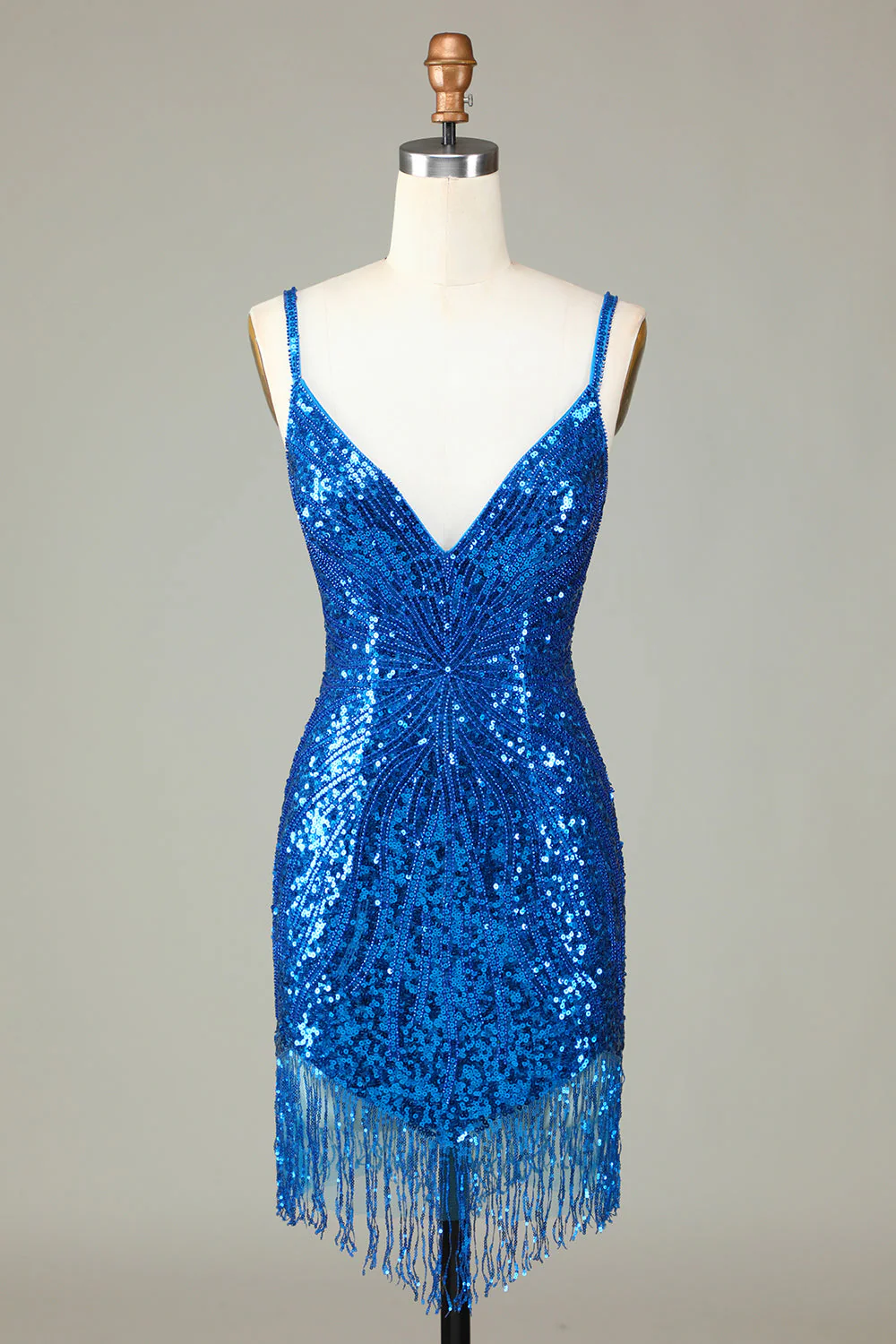 Robe de cocktail courte bleu scintillant moulante à bretelles fines perlée
