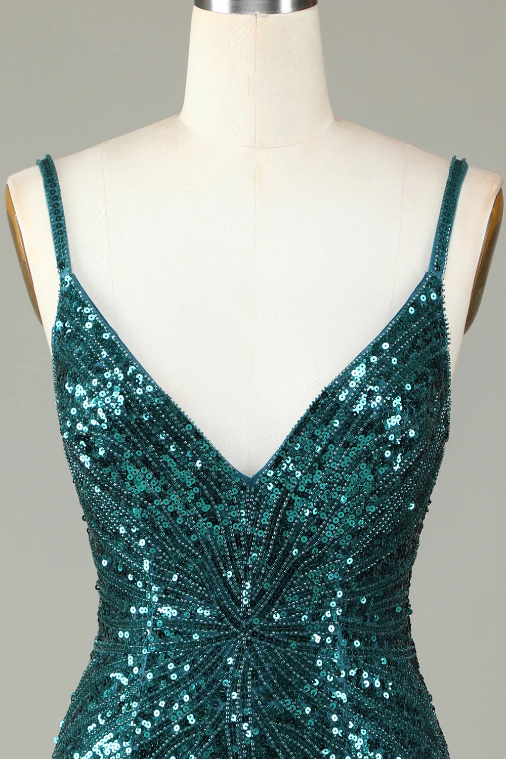 Robe de cocktail courte moulante à paillettes bleues et bretelles spaghetti scintillantes avec pompon - Image 10