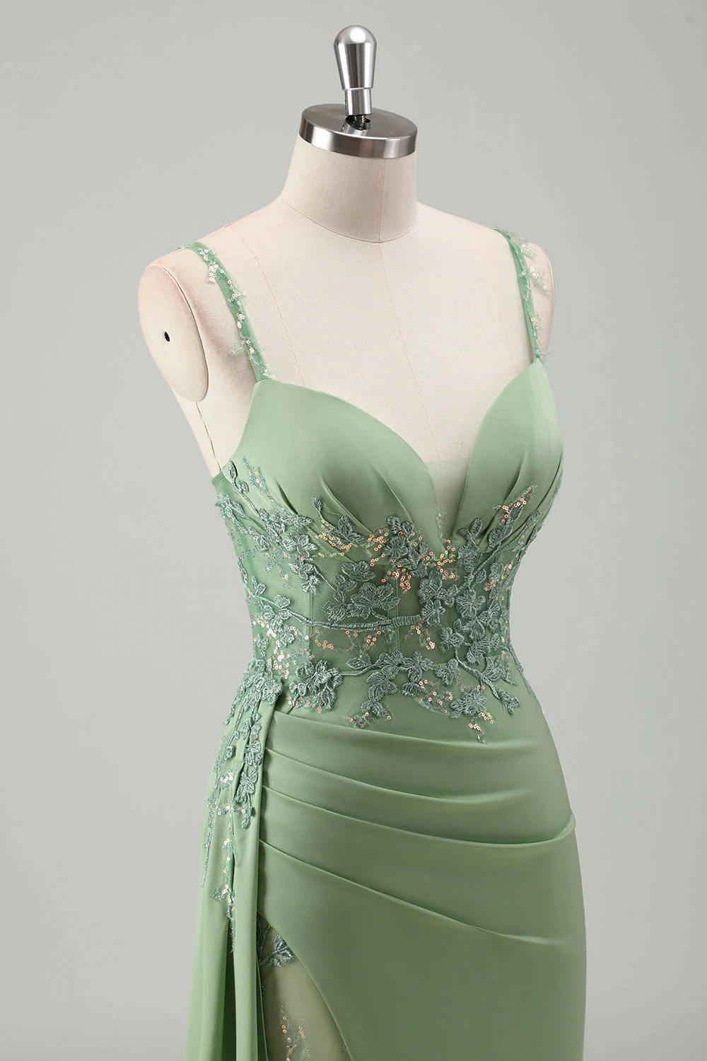 Robe de soirée longue sirène vert clair scintillante à bretelles spaghetti et appliques avec fente - Image 6