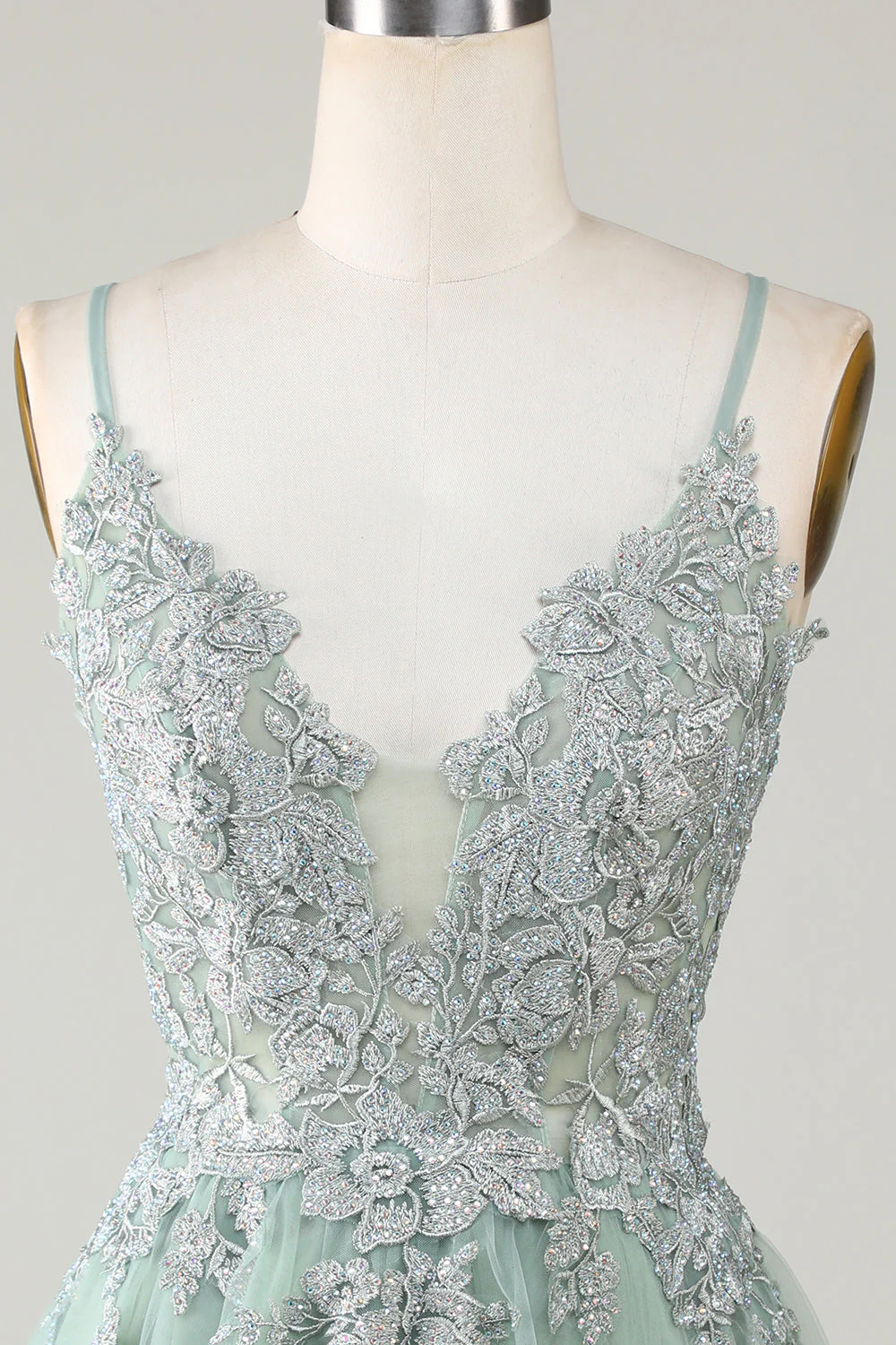 Élégante robe de cocktail courte verte à bretelles spaghetti avec appliques - Image 4