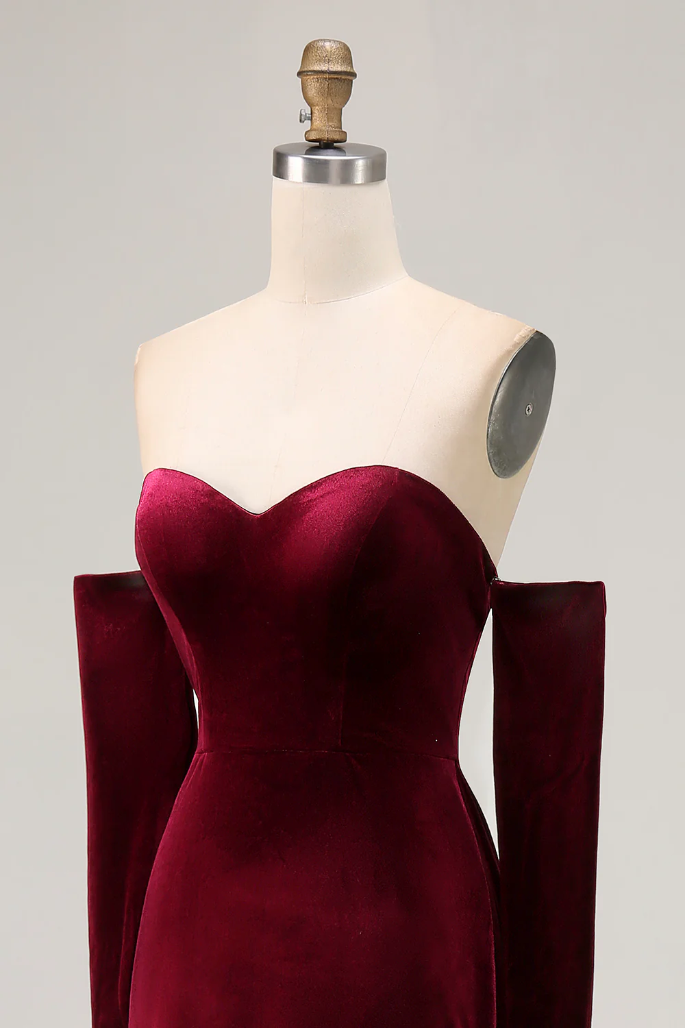 Robe de soirée longue en velours rouge foncé à décolleté en cœur - Image 10