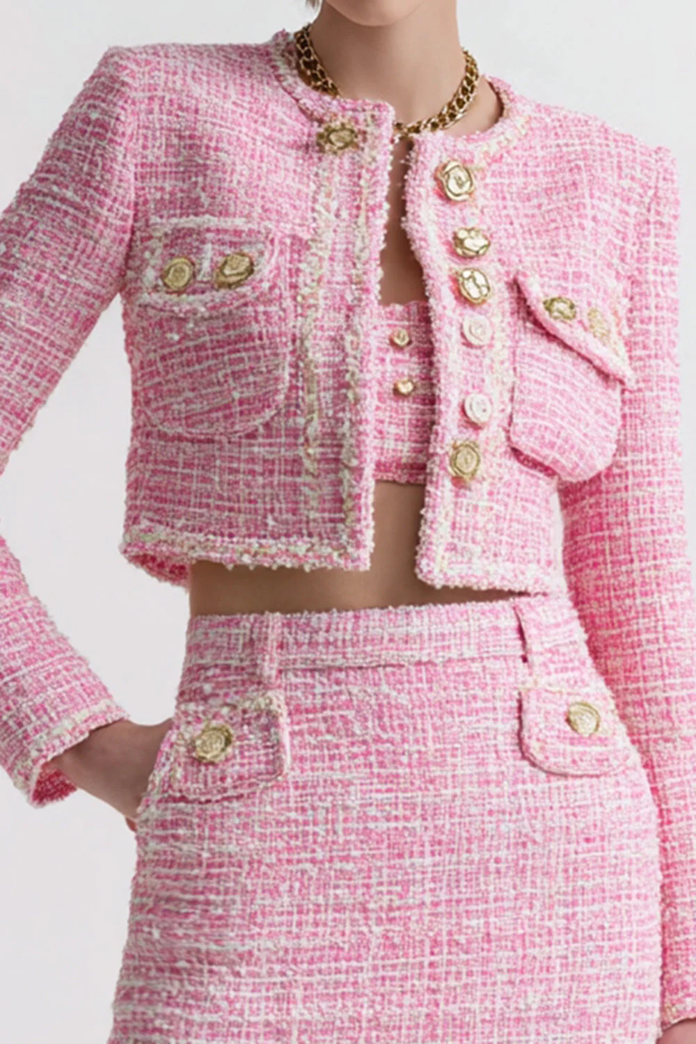 Tenues courtes 2 pièces en tweed rose pour les retrouvailles - Image 4