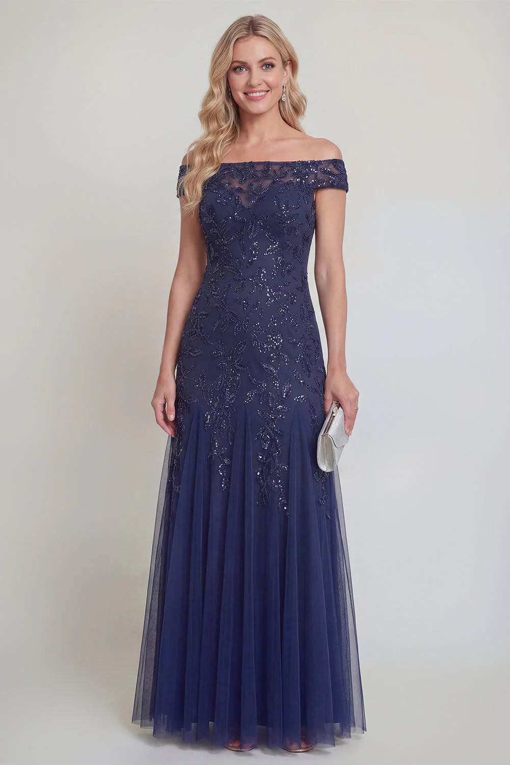 Tulle bleu marine Sequins floraux découverts sur l’épaule Longue robe de mère de la mariée
