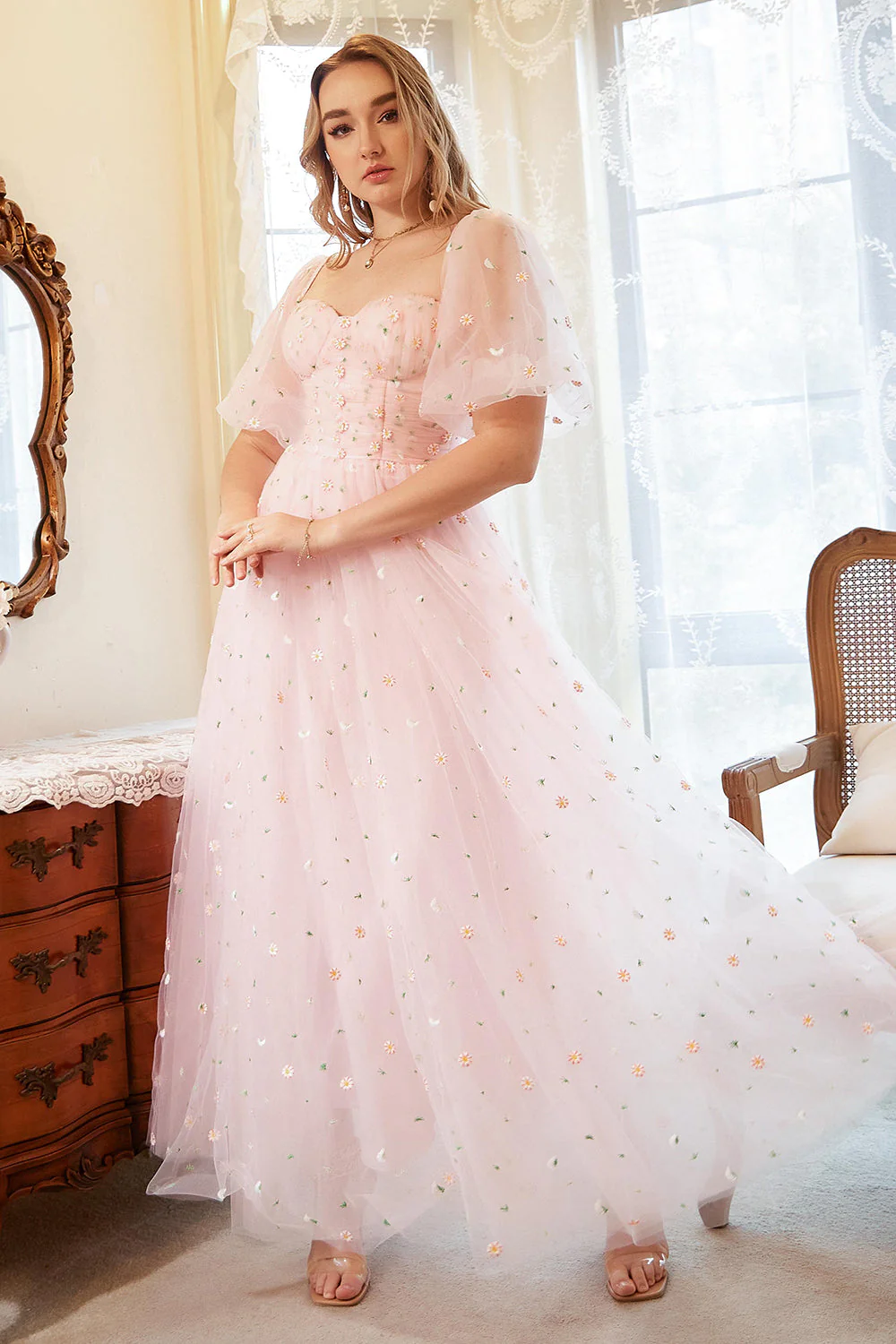 Une ligne de l’épaule Blush Plus Size Robe de bal avec broderie - Image 5