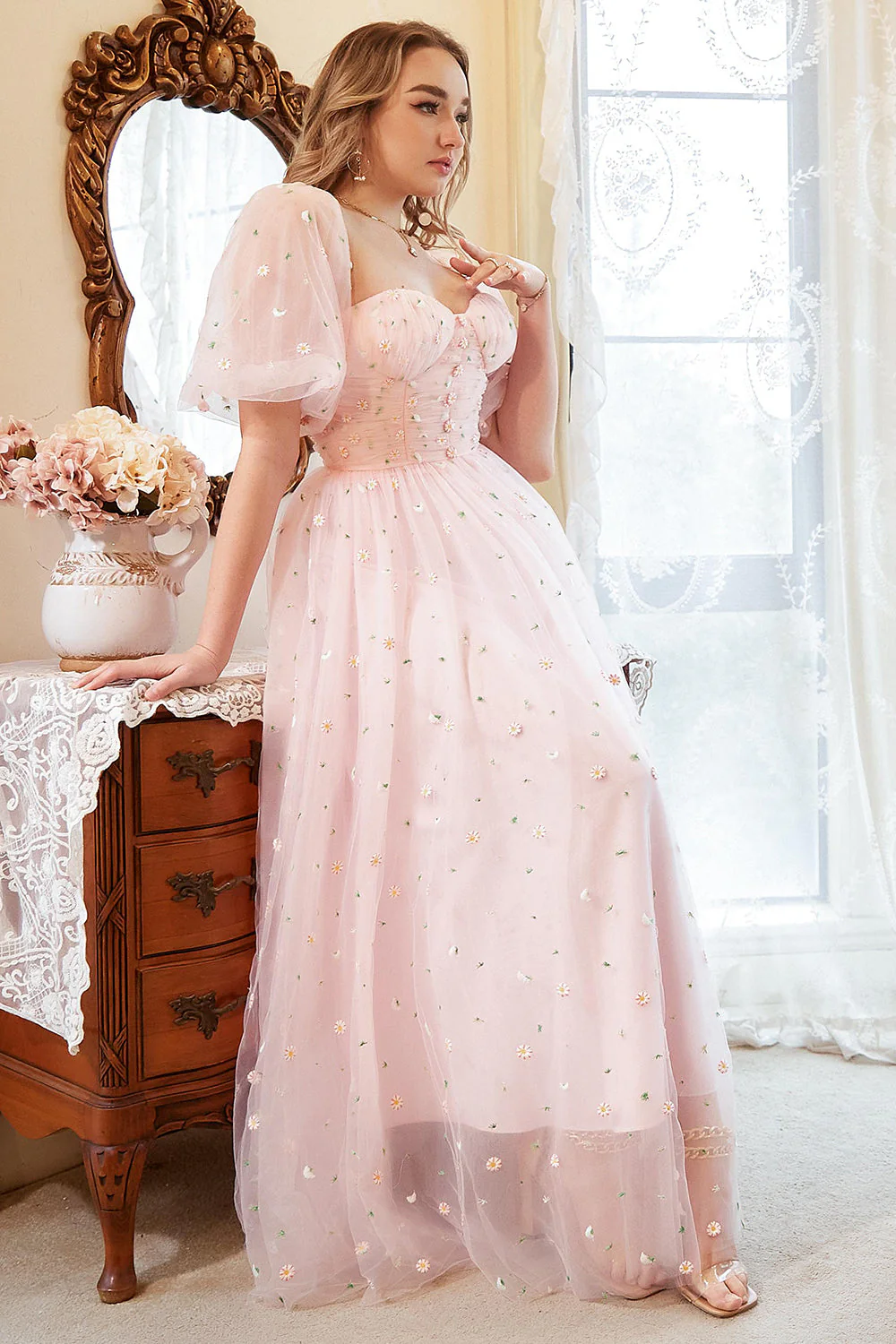 Une ligne de l’épaule Blush Plus Size Robe de bal avec broderie - Image 6