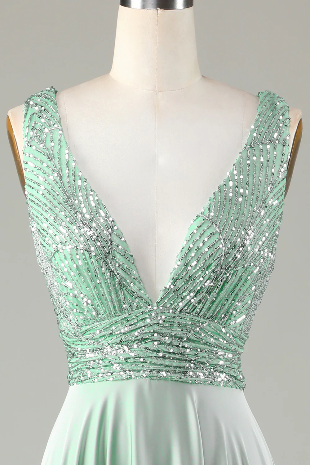 Robe de demoiselle d’honneur Matcha à col en V scintillante avec paillettes - Image 6