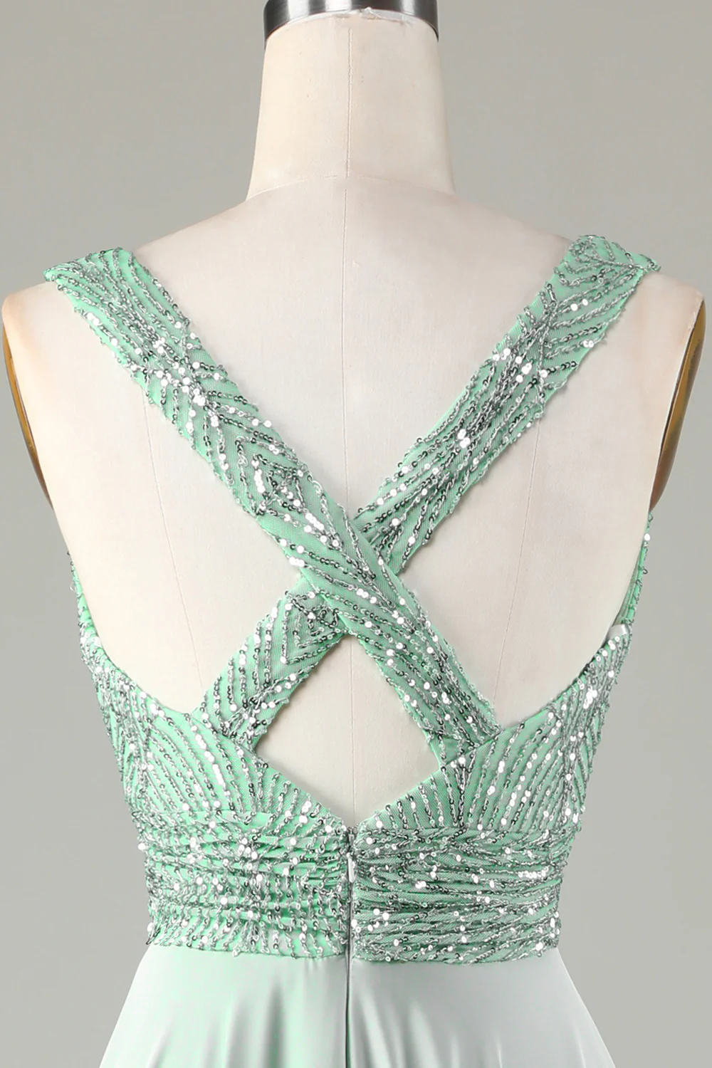 Robe de demoiselle d’honneur Matcha à col en V scintillante avec paillettes - Image 7