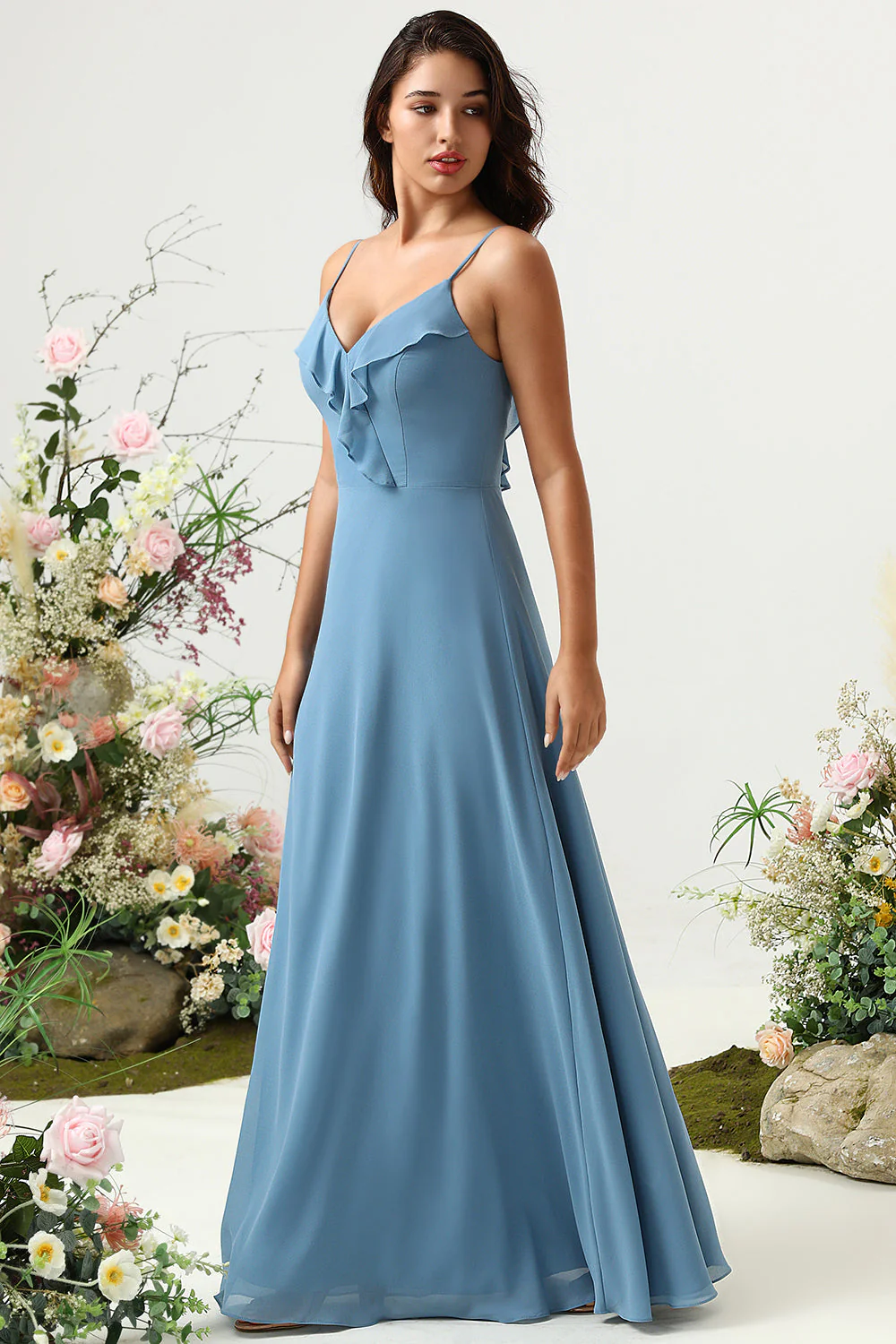 Une ligne Spaghetti Straps Gris Bleu Robe de demoiselle d’honneur longue avec Criss Cross Back - Image 3