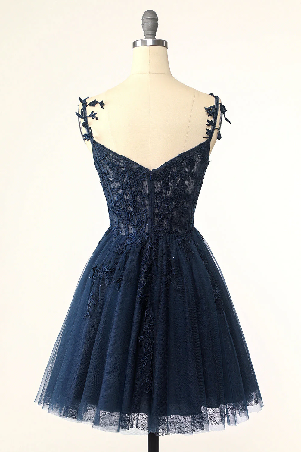 Une ligne Bretelles Spaghetti Gris Robe courte Cocktail avec appliques - Image 14