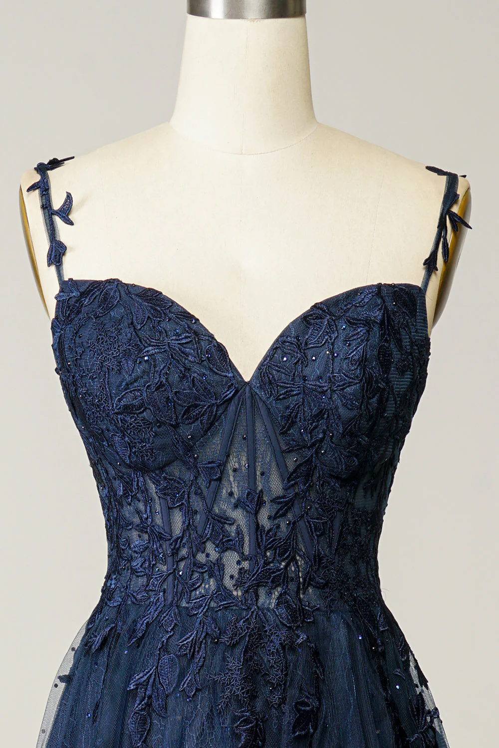 Robe de soirée marine une ligne à bretelles spaghetti avec appliques - Image 4