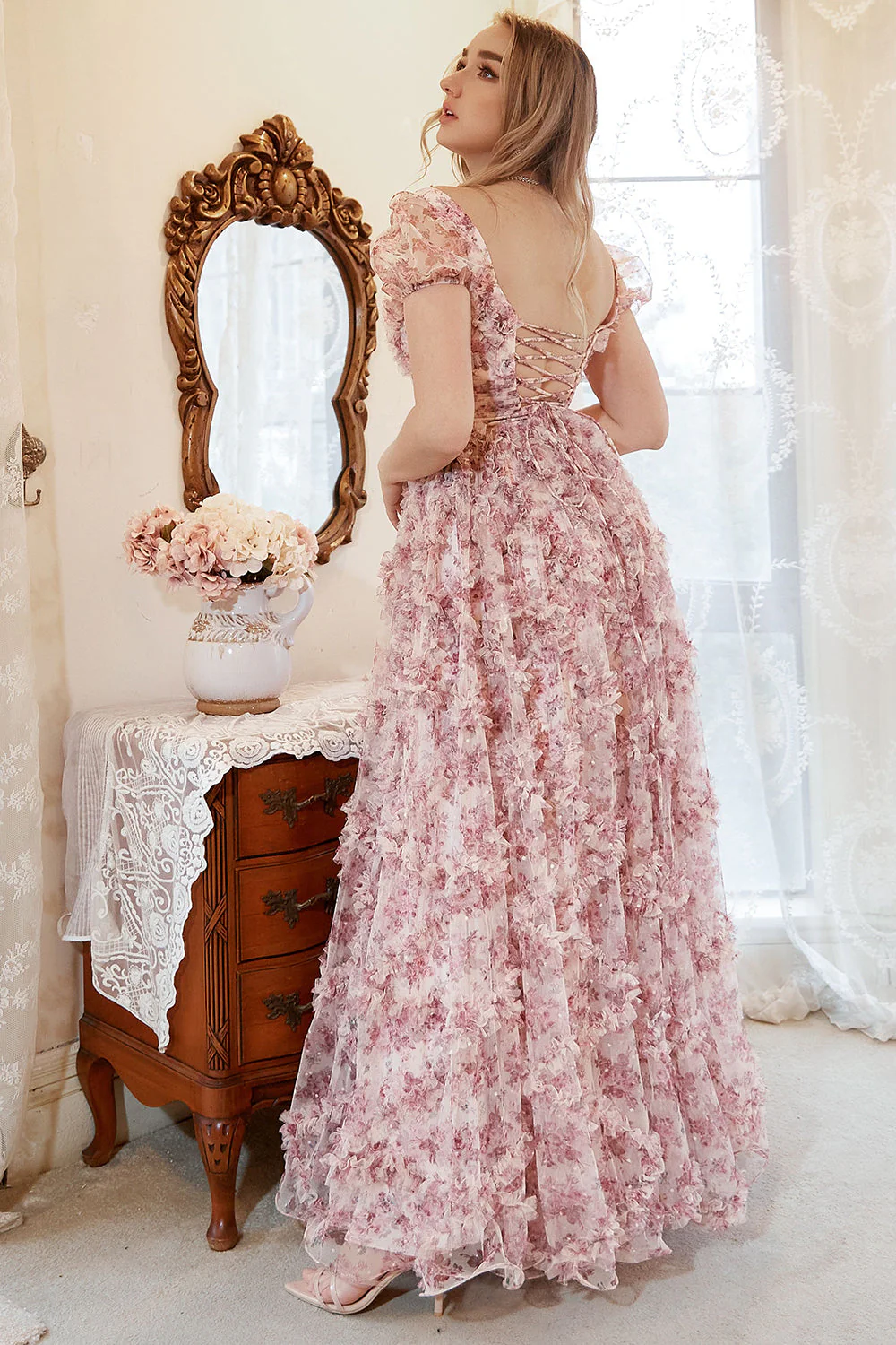 Une ligne Sweetheart Ivoire Fleur Rouge Plus Taille Robe de Bal - Image 2