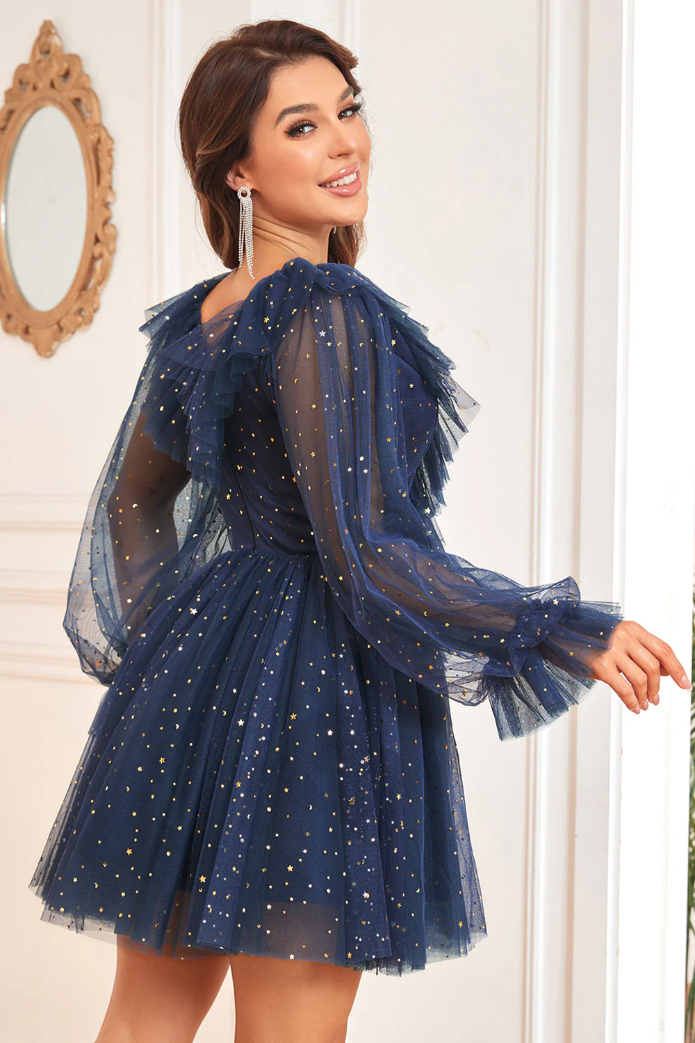 Une robe de retour courte Navy à col V avec manches longues - Image 2