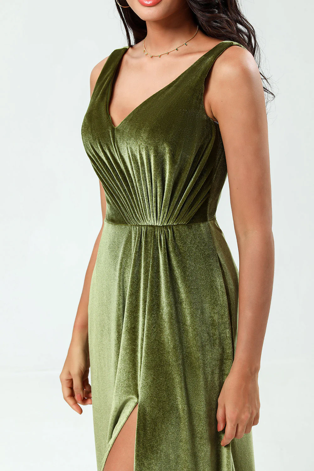 V-Neck Sans manches A Line Robe de demoiselle d’honneur en velours olive avec fente - Image 5