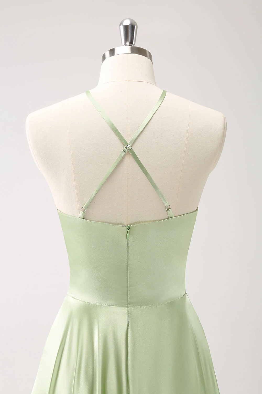Vert clair A-ligne licol licol évidé robe de demoiselle d’honneur en satin avec fleur - Image 6
