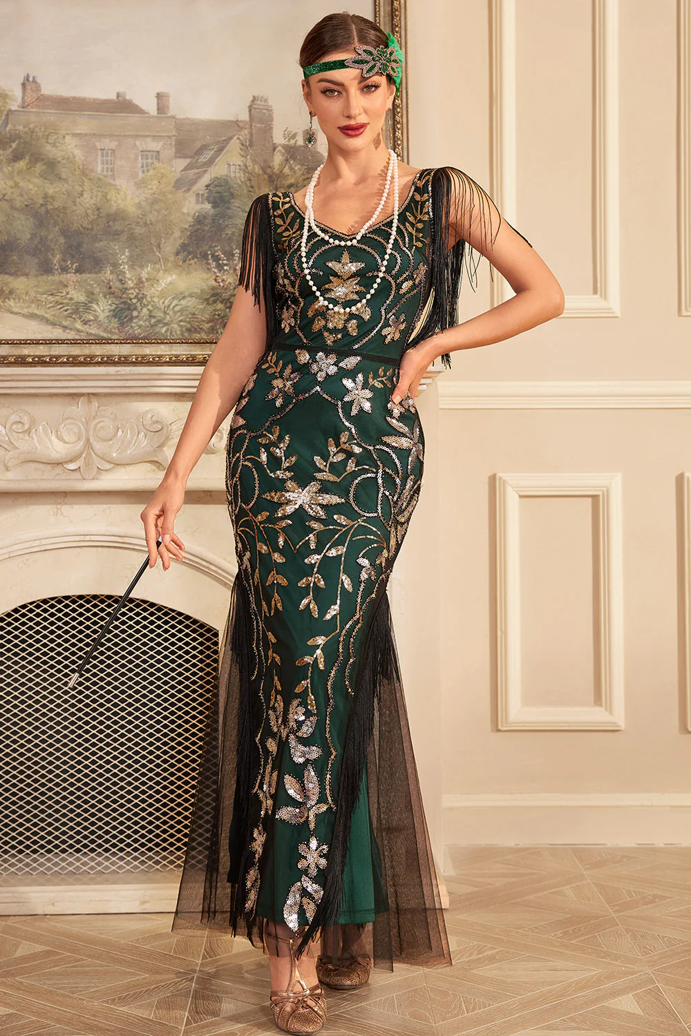 Robe années 1920 longue verte dorée moulante à col V avec paillettes et franges
