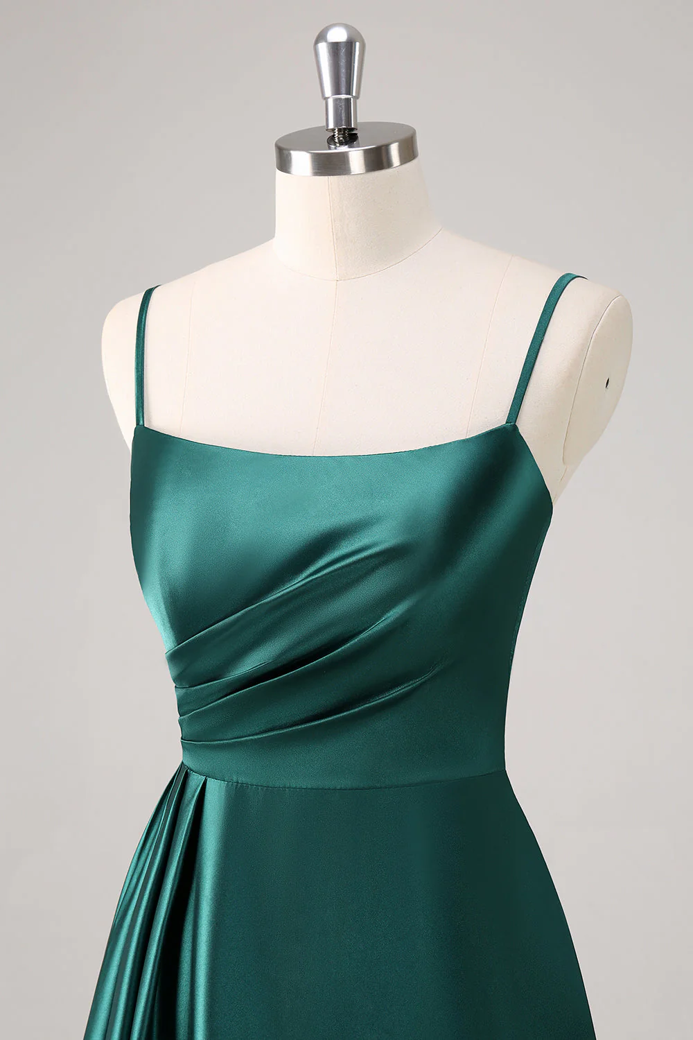 Vert foncé A-ligne spaghetti bretelles satin froncé longue robe de demoiselle d’honneur - Image 6