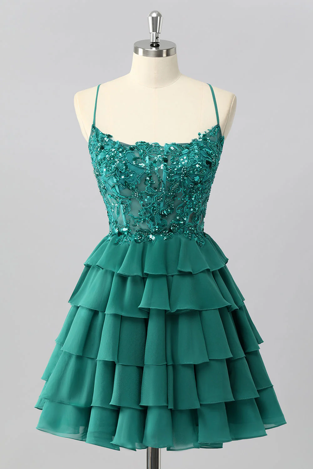 Vert foncé A Line Strins Tiered Homecoming Dress avec appliques