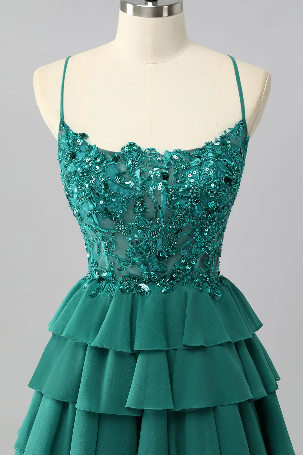 Vert foncé A Line Strins Tiered Homecoming Dress avec appliques - Image 4