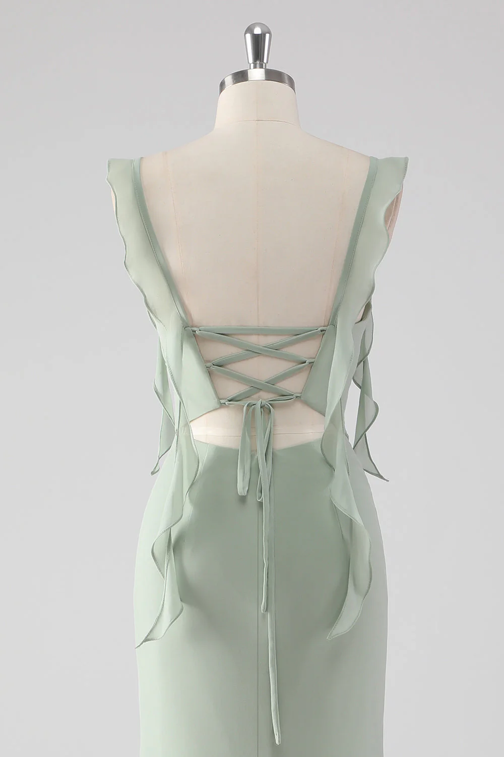 Robe de demoiselle d'honneur longue vert sauge à volants et lacets dans le dos avec fente - Image 5