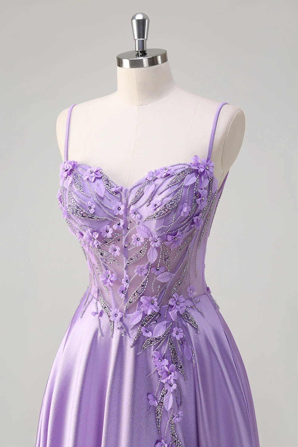 Robe de soirée longue violette à bretelles spaghetti et fente - Image 6